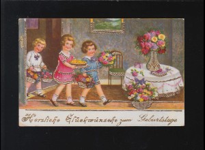 Mädchen bringen Kuchen und Blumen Sträuße, Glückwunsch Geburtstag, 18.10.1935