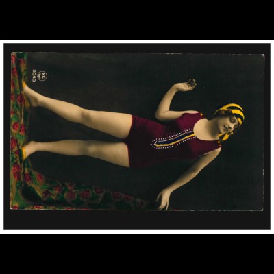 Mode-AK Frau im roten Badeanzug mit Haube, Verlag P.C. Paris, ungebraucht 