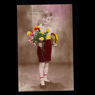 Kinder-AK Geburtstag: Junge mit Blumen und Konfekt, OBERAUDORF 15.5.1935